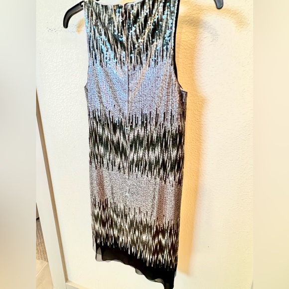 Kensie Black and Silver Sequin Shift Dress Size 2 - Picture 10 of 12